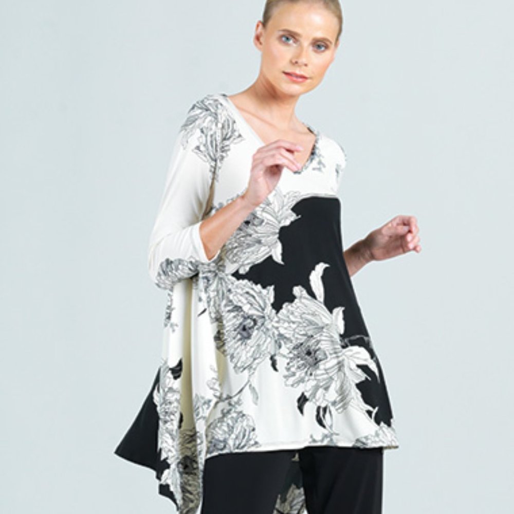 NWT Ivory Floral Mum Print tunic top by Clara